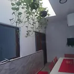 Vero Housing Πανσιόν